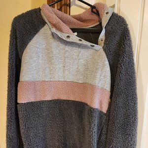 Pull over Sweatshirt-Fuzzy